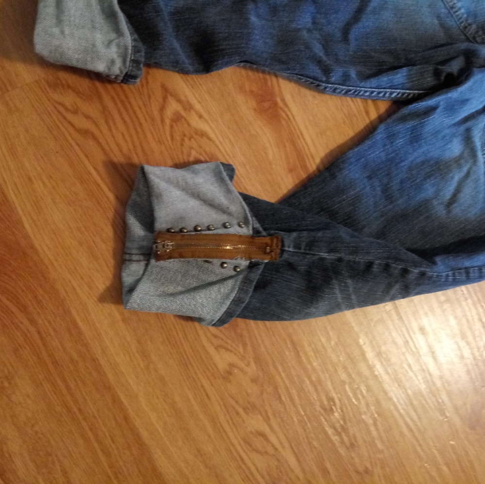 Guess capris - Picture 2 of 3